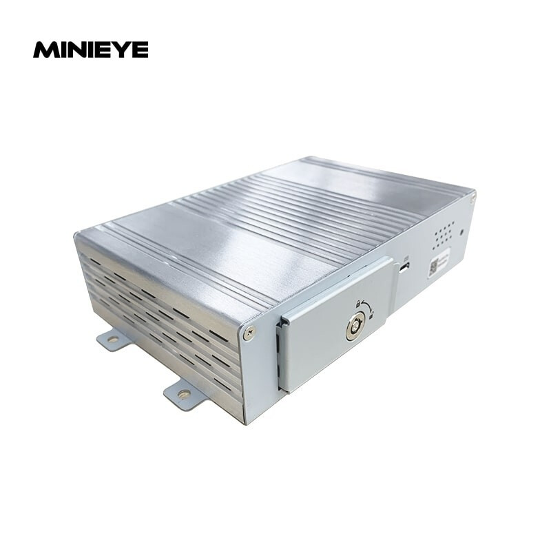 MINIEYE 安全驾驶预警仪 ADAS辅助驾驶 DMS驾驶员疲劳监测的照片