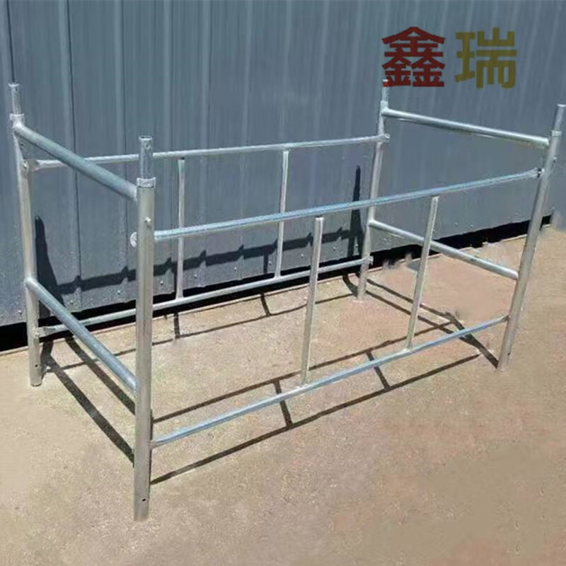 移动脚手架1米架护栏围挡安全防护栏围栏的照片